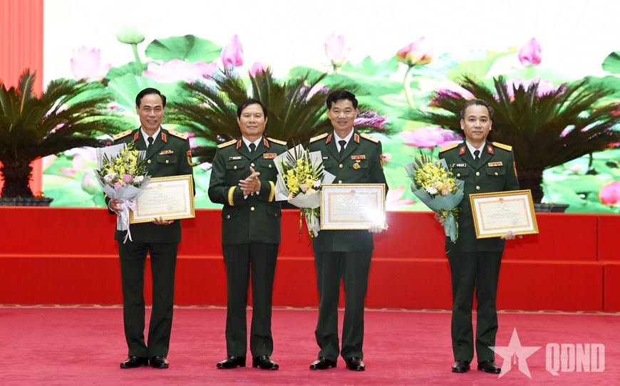 NGƯỜI “THẮP LỬA” ĐỔI MỚI TOÀN DIỆN CÔNG TÁC GIÁO DỤC, ĐÀO TẠO CÁN BỘ HẬU CẦN, KỸ THUẬT QUÂN ĐỘI